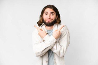 Soyutlanmış beyaz bir geçmişi olan yakışıklı bir genç. Yan taraftakilerin şüpheleri var.