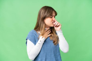 İzole edilmiş krom anahtar geçmişi olan genç bir kız çok öksürüyor.