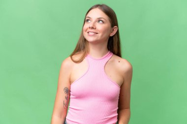 Genç, güzel, sarışın bir kadın, soyutlanmış bir geçmişi araştırırken bir fikir düşünüyor.