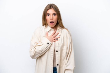 Young caucasian woman isolated on white bakcground surprised and shocked while looking right