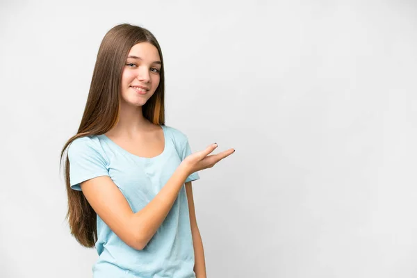 Tiener Meisje Geïsoleerde Witte Achtergrond Presenteren Van Een Idee Terwijl — Stockfoto