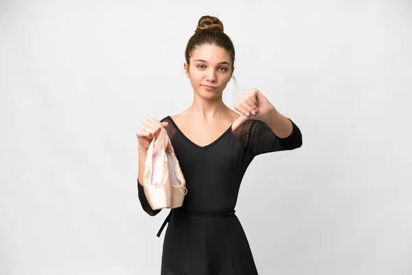 Chica Adolescente Practicando Ballet Sobre Fondo Blanco Aislado Mostrando Pulgar — Foto de Stock