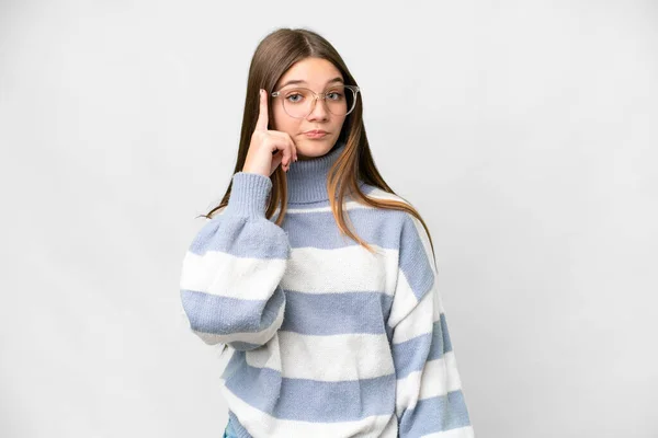 Teenager Mädchen Über Isolierten Weißen Hintergrund Denken Eine Idee — Stockfoto