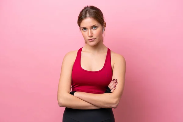 Young Caucasian Woman Isolated Pink Background Arms Crossed — Φωτογραφία Αρχείου