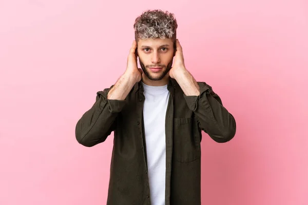 Young Handsome Caucasian Man Isolated Pink Background Frustrated Covering Ears — ストック写真