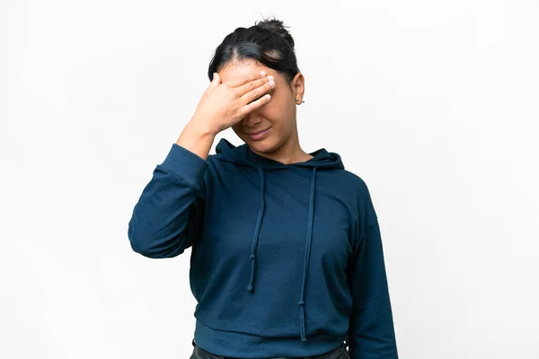 Junge Uruguayische Frau Vor Isoliertem Weißen Hintergrund Mit Kopfschmerzen — Stockfoto