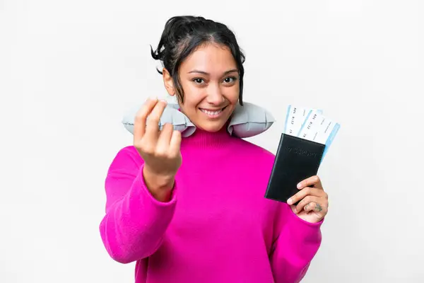 Νεαρή Ουρουγουανή Γυναίκα Που Κατέχει Διαβατήριο Πάνω Από Απομονωμένο Λευκό — Φωτογραφία Αρχείου