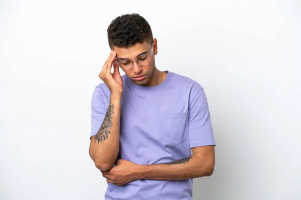 Young Caucasian Brazilian Man Isolated White Background Headache — Stockfoto