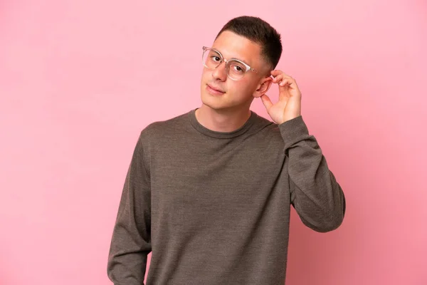 Young Brazilian Man Isolated Pink Background Having Doubts — Stock Photo, Image