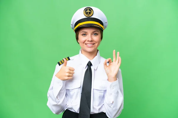 Pilota Aereo Donna Oltre Isolato Croma Chiave Sfondo Mostrando Segno — Foto Stock