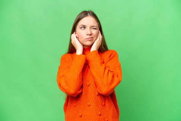 Young Blonde Woman Isolated Chroma Key Background Frustrated Covering Ears — Stock Photo, Image