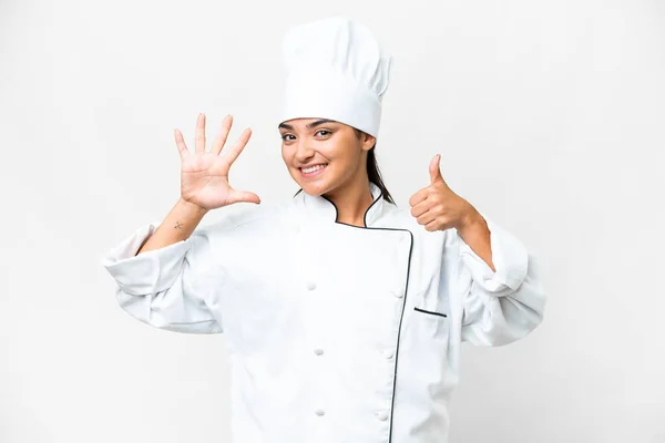 Mujer Joven Chef Sobre Fondo Blanco Aislado Contando Seis Con — Foto de Stock