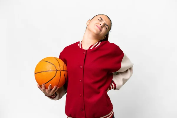 Młoda Kobieta Gra Koszykówkę Odizolowanym Białym Tle Cierpiących Bóle Pleców — Zdjęcie stockowe