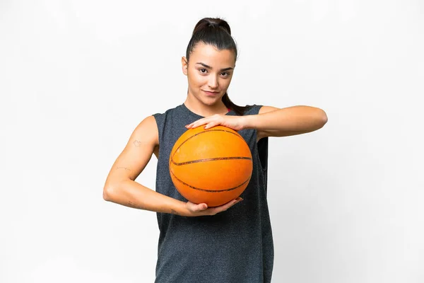 Mladá Krása Žena Přes Izolované Bílé Pozadí Hrát Basketbal — Stock fotografie