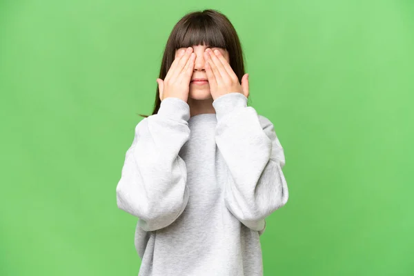 Kleines Mädchen Über Isoliertem Grünem Chroma Schlüsselhintergrund Der Die Augen — Stockfoto