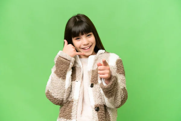 Mała Dziewczynka Odizolowanym Tle Zielony Chroma Klucz Gest Telefonu Wskazując — Zdjęcie stockowe