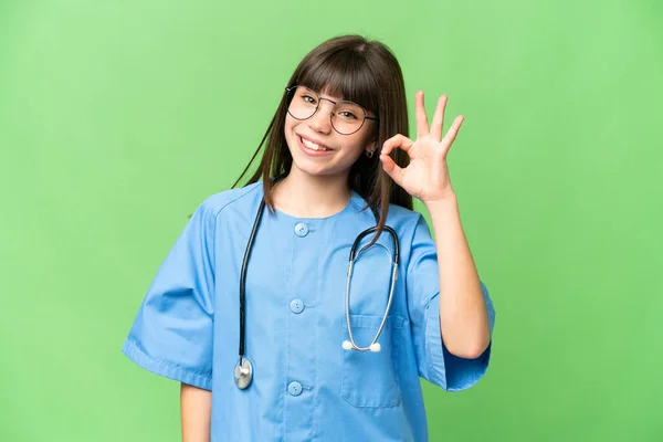 Kislány Mint Egy Sebész Orvos Izolált Chroma Kulcs Háttér Mutatja — Stock Fotó