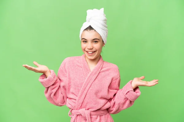 Menina Roupão Banho Sobre Fundo Chave Croma Isolado Com Expressão — Fotografia de Stock