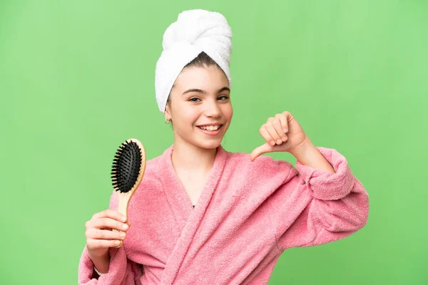 Young Girl Hair Comb Proud Self Satisfied — Stock Photo, Image