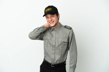 Genç Rus güvenlik elemanı beyaz arka planda gülüyor.