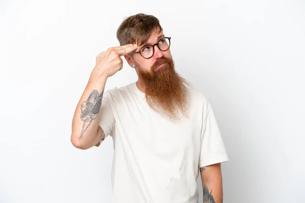 Rotschopf Mit Langem Bart Isoliert Auf Weißem Hintergrund Mit Problemen — Stockfoto