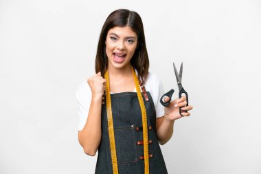 Terzi kadın izole beyaz arka planda galibiyeti kutluyor.