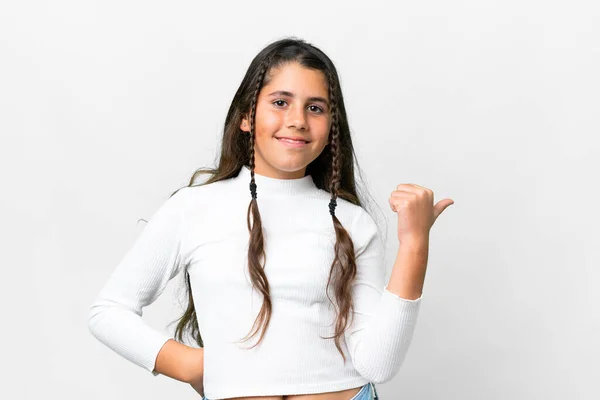 Mladá Dívka Přes Izolované Bílé Pozadí Ukazuje Stranu Prezentovat Produkt — Stock fotografie