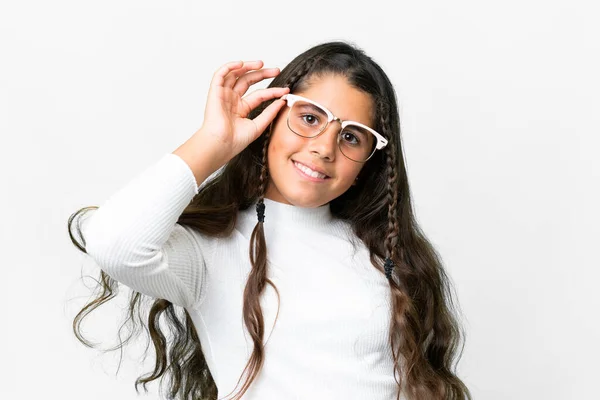 Chica Joven Sobre Fondo Blanco Aislado Con Gafas Feliz — Foto de Stock