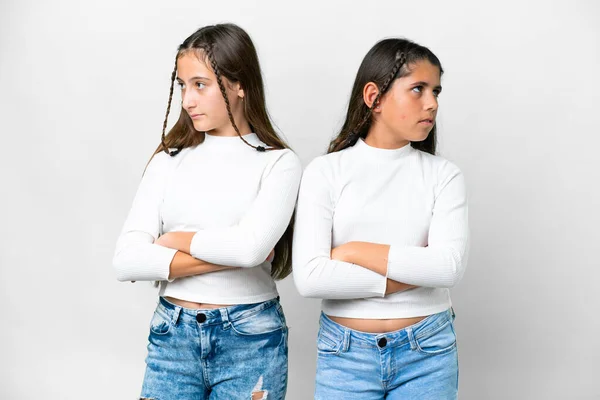 Barátok Lányok Több Mint Elszigetelt Fehér Háttér Zavaros Arckifejezés Miközben — Stock Fotó