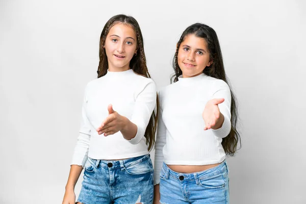 Amigos Chicas Sobre Aislado Fondo Blanco Estrechando Las Manos Para —  Fotos de Stock