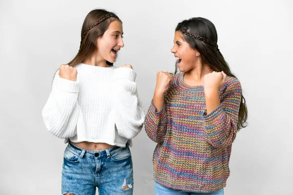 Φίλοι Κορίτσια Πάνω Από Απομονωμένο Λευκό Φόντο Γιορτάζει Μια Νίκη — Φωτογραφία Αρχείου