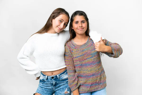 Amigos Chicas Sobre Aislado Fondo Blanco Dando Gesto Pulgares Hacia — Foto de Stock