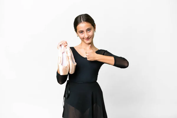 Giovane Donna Che Pratica Balletto Sfondo Bianco Isolato Dando Pollice — Foto Stock