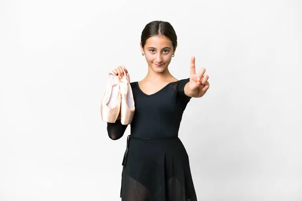 Mujer Joven Practicando Ballet Sobre Fondo Blanco Aislado Mostrando Levantando — Foto de Stock