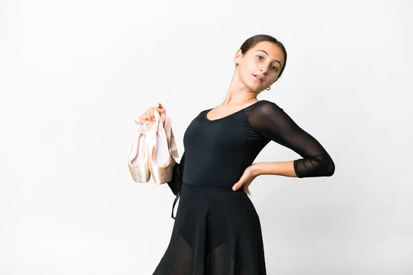 Jonge Vrouw Oefenen Ballet Geïsoleerde Witte Achtergrond Lijden Aan Rugpijn — Stockfoto