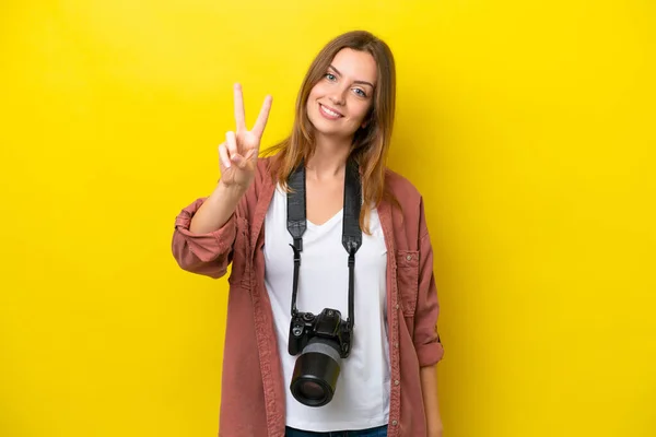 Young Photographer Caucasian Woman Isolated Yellow Background Smiling Showing Victory — Stock Photo, Image