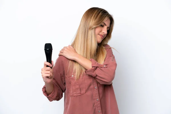 Singer Uruguayansk Kvinna Plocka Upp Mikrofon Isolerad Vit Bakgrund Lider — Stockfoto