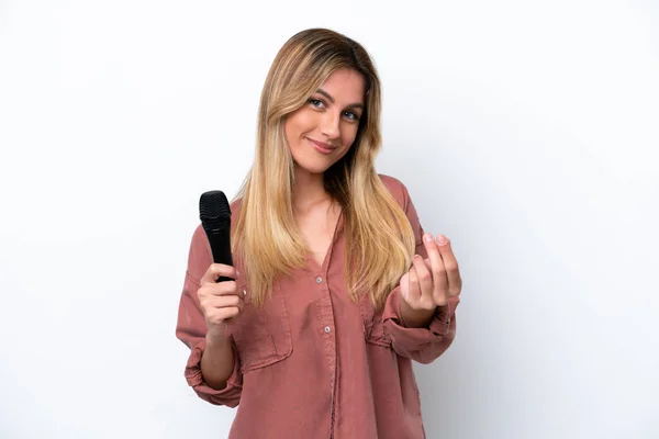 Singer Uruguayská Žena Zvedání Mikrofon Izolované Bílém Pozadí Vydělávat Peníze — Stock fotografie
