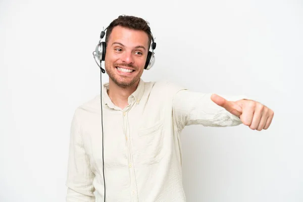 Telemarketer Biały Człowiek Pracuje Zestawu Słuchawkowego Izolowane Białym Tle Dając — Zdjęcie stockowe