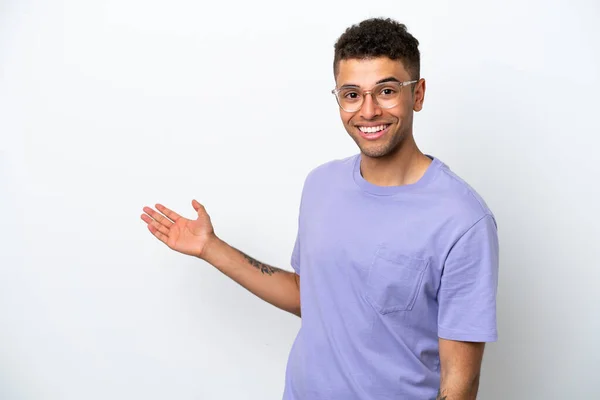 Young Caucasian Brazilian Man Isolated White Background Extending Hands Side — ストック写真