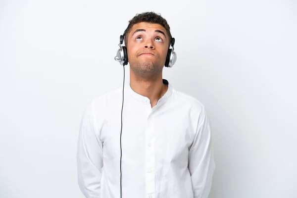 Telemarketer Brazil Férfi Dolgozik Egy Headset Elszigetelt Fehér Háttér Felnéz — Stock Fotó