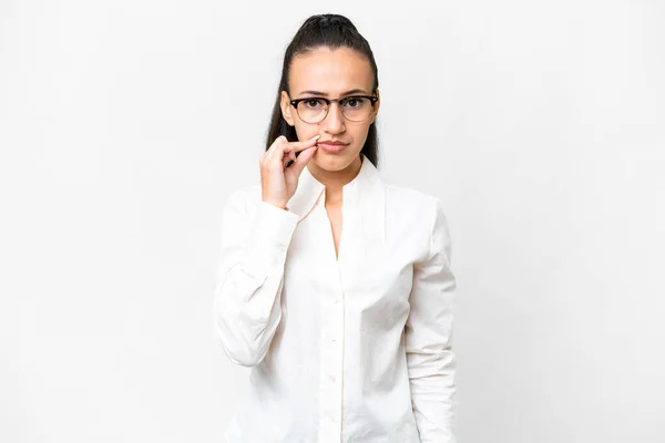 Jovem Mulher Árabe Sobre Fundo Branco Isolado Mostrando Sinal Gesto — Fotografia de Stock