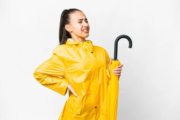 Yağmura Dayanıklı Ceketi Şemsiyesi Olan Genç Bir Arap Kadını Izole — Stok fotoğraf