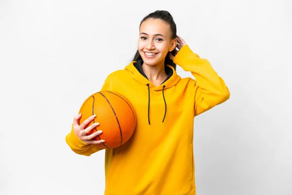 Young Arabian Woman Playing Basketball Isolated White Background Having Doubts — Stock Photo, Image