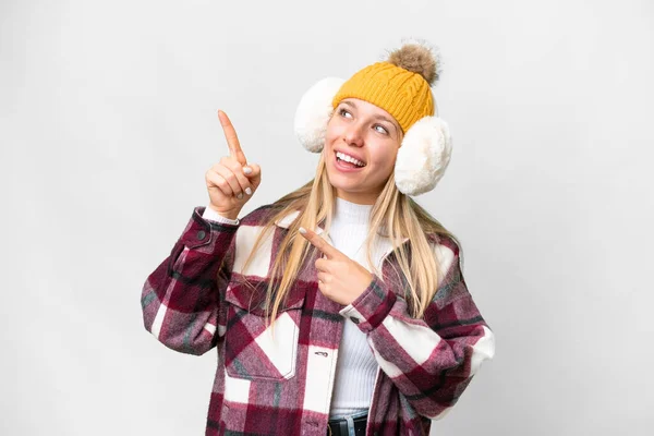 Junge Hübsche Blonde Frau Trägt Winterstiefel Über Isoliertem Weißem Hintergrund — Stockfoto