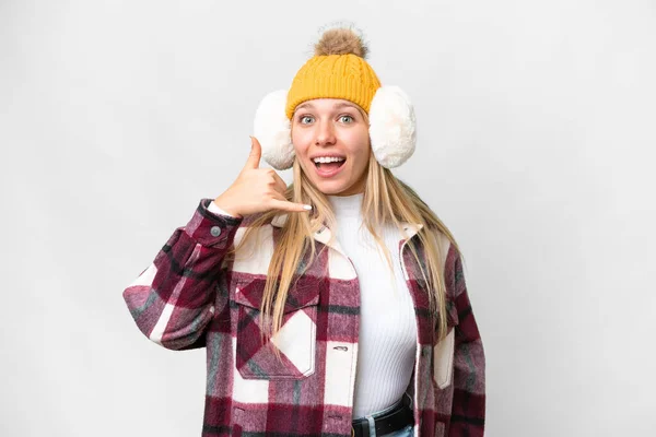 Młoda Ładna Blondynka Ubrana Zimowe Mufy Białym Tle Wykonująca Gest — Zdjęcie stockowe