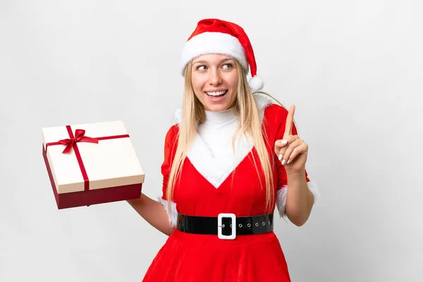 Mujer Rubia Joven Con Sombrero Navidad Sosteniendo Regalo Sobre Fondo —  Fotos de Stock