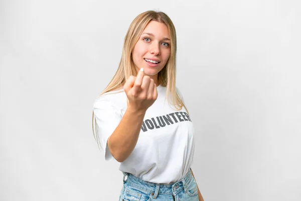 Junge Freiwillige Frau Über Isoliertem Weißen Hintergrund Macht Kommende Geste — Stockfoto