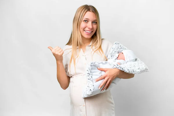 Jovem Mulher Grávida Bonita Com Seu Bebê Recém Nascido Sobre — Fotografia de Stock