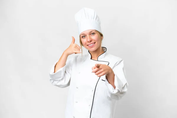 Jonge Chef Kok Vrouw Geïsoleerde Witte Achtergrond Maken Telefoon Gebaar — Stockfoto